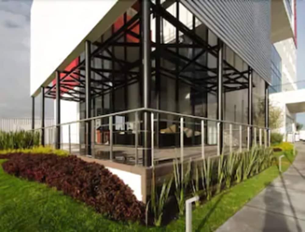 Ramada Encore San Luis Potosí Eksteriør billede